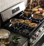 GE 30-Inch Freestanding Gas Range with 4.8 cu. ft. Oven Capacity and Sealed Cooktop Burners - Image 2