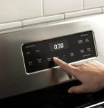 GE 30-Inch Freestanding Gas Range with 4.8 cu. ft. Oven Capacity and Sealed Cooktop Burners - Image 3