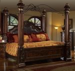 McFerran Home Furnishings B6005 Canopy Bedroom Set ? Traditional Carved Solid Wood in Rich Brown Finish